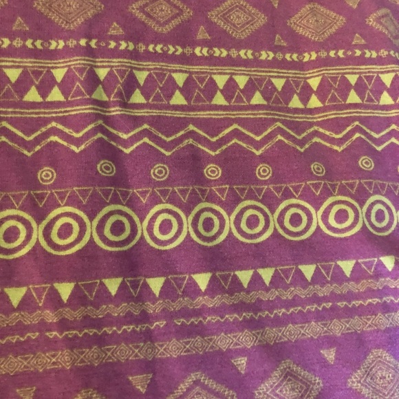 LuLaRoe Classic T - Picture 2 of 4